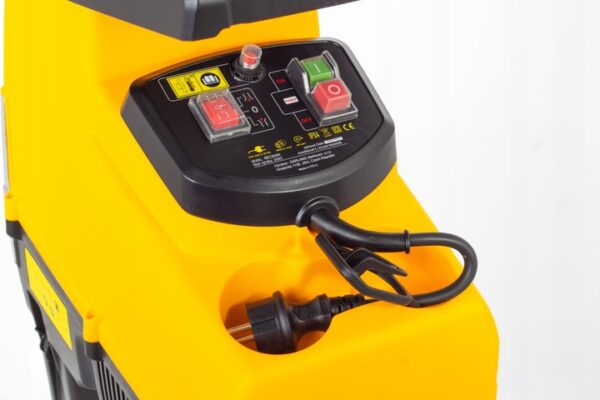 SAMOZASYSAJACY-ROZDRABNIACZ-ELEKTRYCZNY-REBAK-DO-GALEZI-WALCOWY-FREZOWY-PRO-Wysokosc-produktu-60-cm