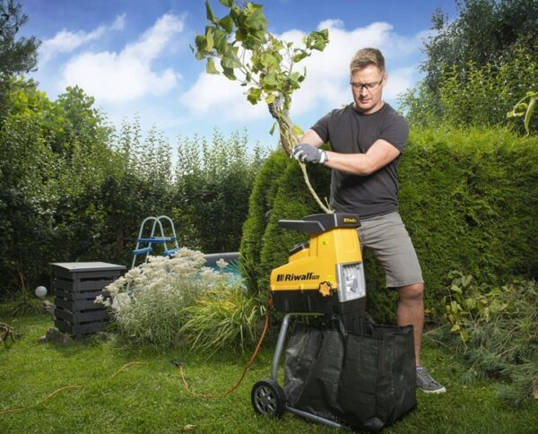 SAMOZASYSAJACY-ROZDRABNIACZ-ELEKTRYCZNY-REBAK-DO-GALEZI-WALCOWY-FREZOWY-PRO-Zasilanie-elektryczne