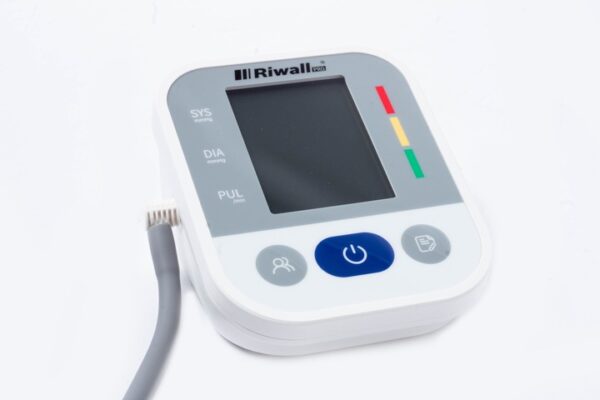 CISNIENIOMIERZ-MEDYCZNY-NARAMIENNY-ELEKTRONICZNY-ARYTMIA-BATERIE-W-ZESTAWIE-Kod-producenta-CISNIENIOMIERZ-NA-RAMIE-AUTOMATYCZNY-BIALY (1)